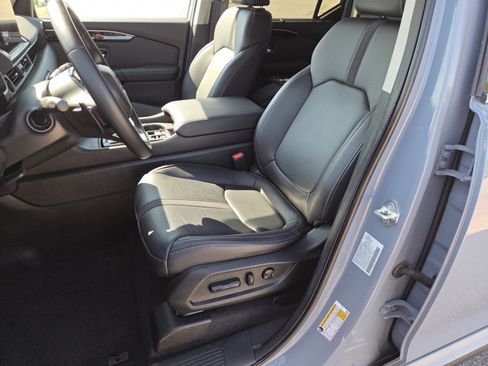 Used 2025 Honda Pilot Touring image 26