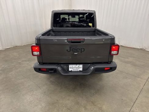 New 2025 Jeep Gladiator Sport image 26