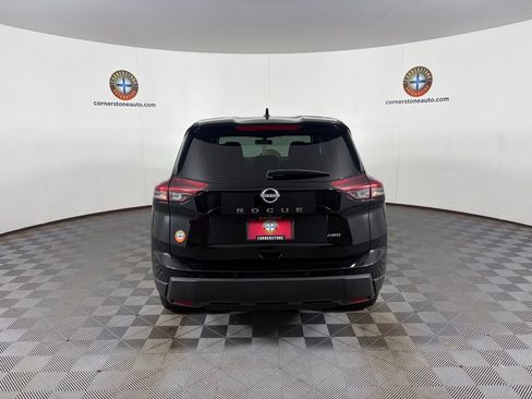 Used 2025 Nissan Rogue SV AWD/4WD image 19