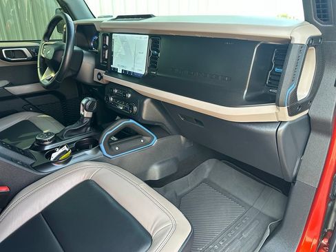 Used 2022 Ford Bronco Wildtrak AWD/4WD image 34