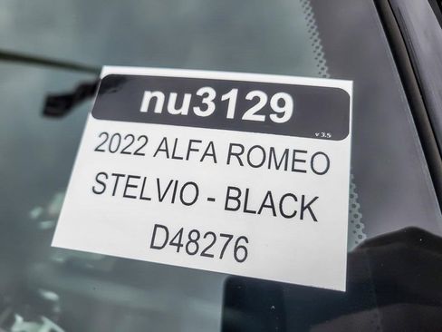 Used 2022 Alfa Romeo Stelvio Veloce image 25