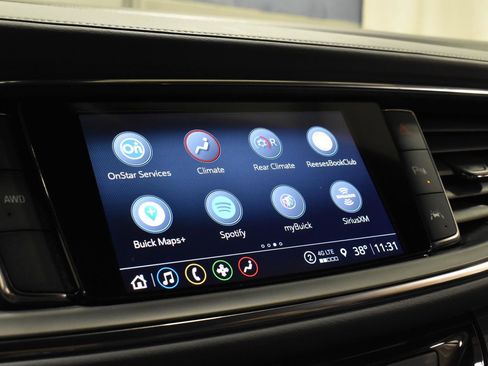 Used 2023 Buick Enclave Essence image 28