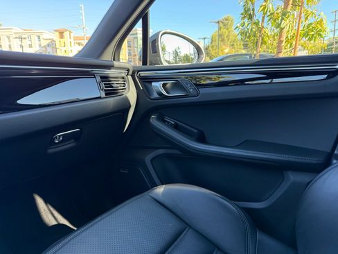 Certified 2023 Porsche Macan Turbo AWD/4WD image 24