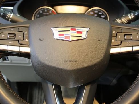 Used 2022 Cadillac XT4 Luxury w/ Driver Awareness Package AWD/4WD image 22