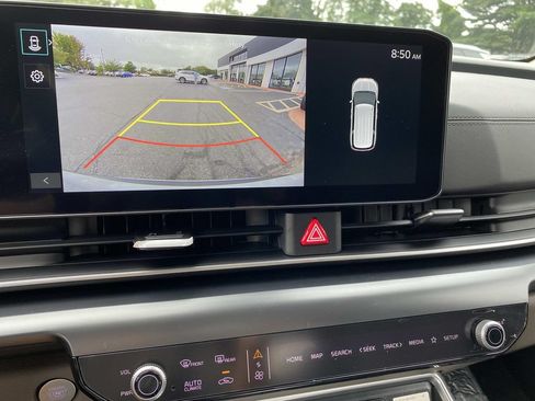 New 2027 Kia Carnival LX FWD image 11
