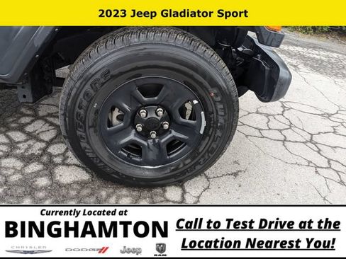 Used 2023 Jeep Gladiator Sport AWD/4WD image 27