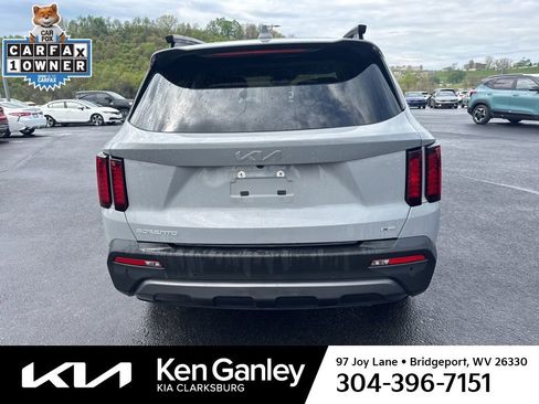 Used 2023 Kia Sorento S w/ Panoramic Sunroof Package AWD/4WD image 7