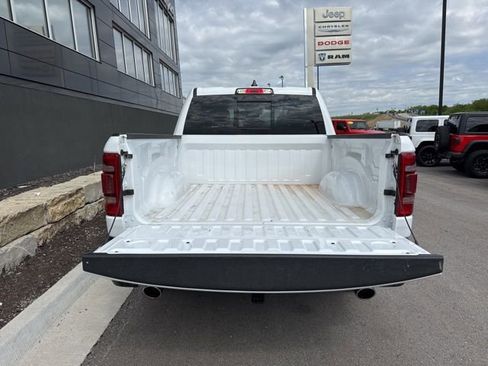 Used 2022 RAM 1500 Laramie AWD/4WD image 5