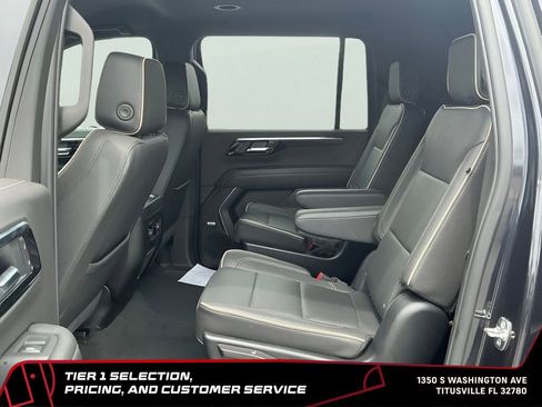 Used 2025 Chevrolet Suburban Premier RWD image 26