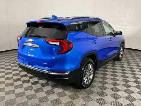 Used 2024 GMC Terrain SLT w/ LPO, Floor Liner Package AWD/4WD image 8