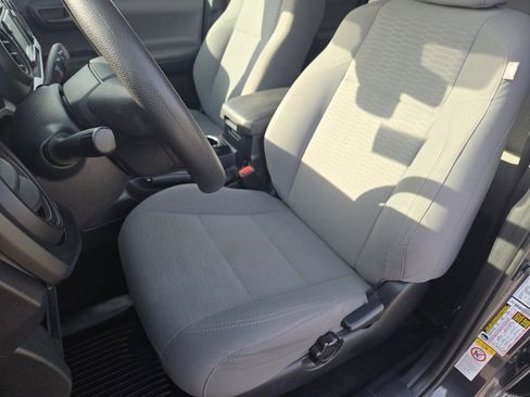 Used 2019 Toyota Tacoma SR image 6