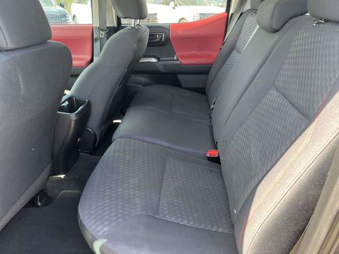 Used 2021 Toyota Tacoma SR5 image 7