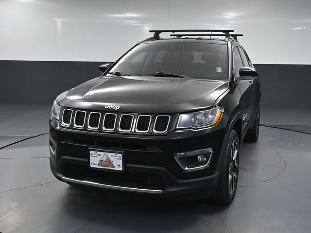 Used 2017 Jeep Compass Limited w/ Navigation Group AWD/4WD image 8