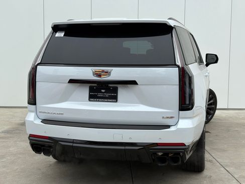 New 2026 Cadillac Escalade ESV V AWD/4WD image 6
