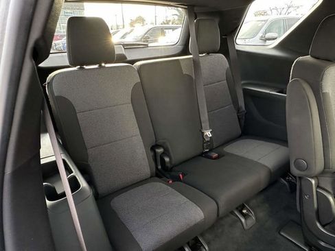 Used 2023 Chevrolet Traverse LT image 20