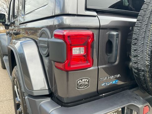 Used 2025 Jeep Wrangler Unlimited Sahara AWD/4WD image 22