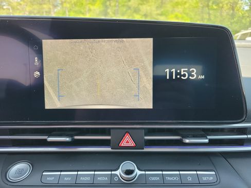 Used 2024 Hyundai Elantra SEL FWD image 13