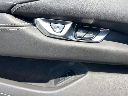 Used 2023 Chevrolet Corvette Stingray Coupe w/ Z51 Performance Package image 17