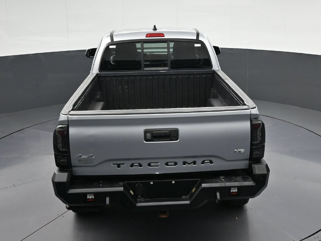 Used 2022 Toyota Tacoma SR5 AWD/4WD image 17