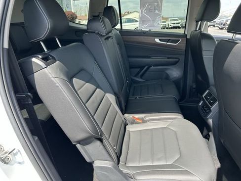 Used 2025 Volkswagen Atlas SEL AWD/4WD image 27