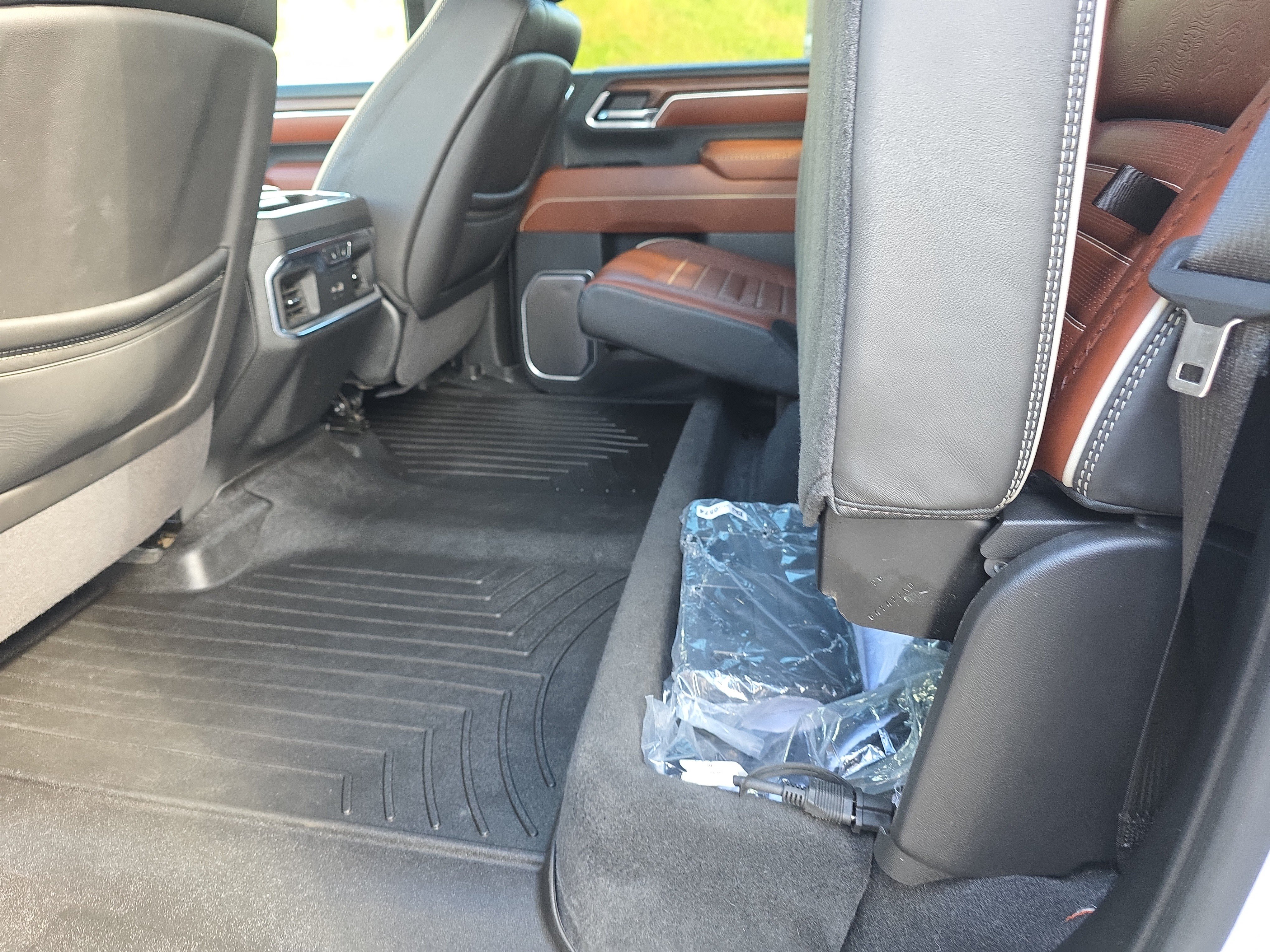 Used 2025 GMC Sierra 2500 Denali Ultimate w/ Max Trailering Package AWD/4WD image 14