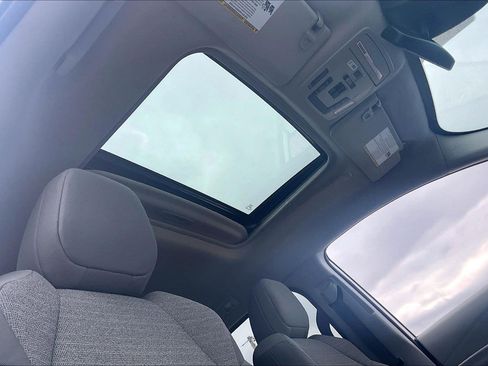 Used 2023 Toyota Sienna LE w/ LE Plus Package image 27