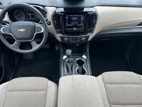 Used 2022 Chevrolet Traverse LS FWD image 11