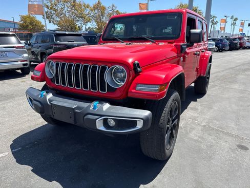 Used 2024 Jeep Wrangler Unlimited Sahara AWD/4WD image 2