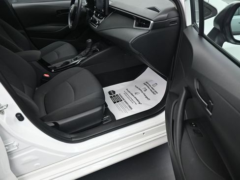 Used 2022 Toyota Corolla LE FWD image 13