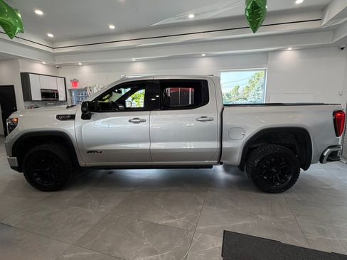 Used 2022 GMC Sierra 1500 AT4 w/ AT4 Preferred Package AWD/4WD image 4