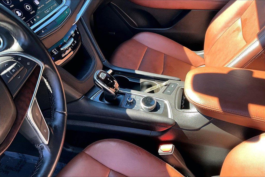 Used 2023 Cadillac XT5 Sportv w/ Technology Package AWD/4WD image 18