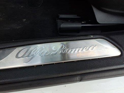 Used 2022 Alfa Romeo Giulia Ti image 21