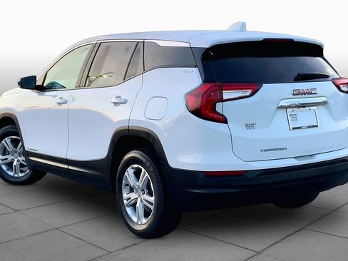 Used 2024 GMC Terrain SLE AWD/4WD image 11