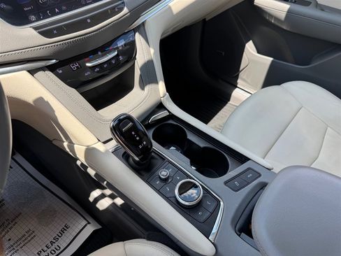 Used 2020 Cadillac XT5 Premium Luxury FWD image 17