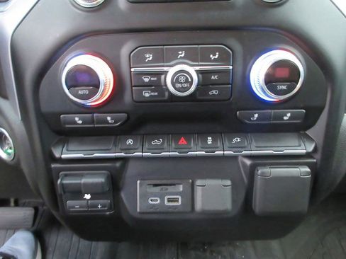 Certified 2019 GMC Sierra 1500 SLE w/ SLE Value Package AWD/4WD image 29