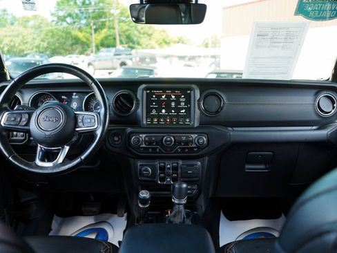 Used 2021 Jeep Wrangler Unlimited Sahara AWD/4WD image 9