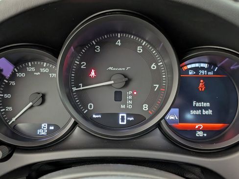 New 2026 Porsche Macan Turbo image 25