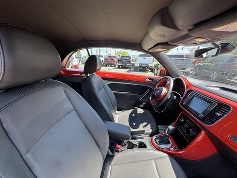 Used 2018 Volkswagen Beetle 2.0T S FWD image 34