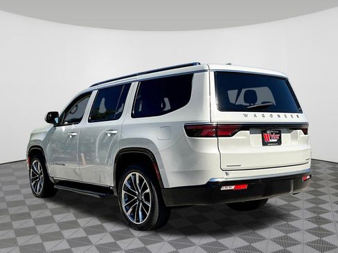 Used 2022 Jeep Wagoneer Series II w/ Premium Group I AWD/4WD image 4