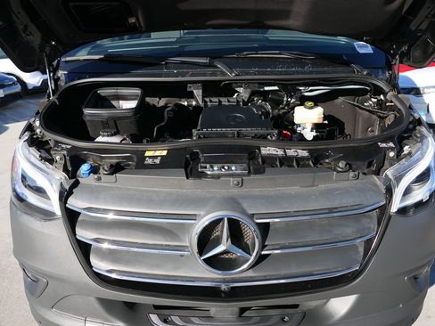 Used 2023 Mercedes-Benz Sprinter 2500 image 30