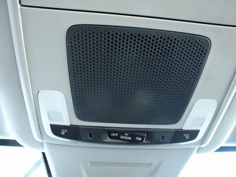 Used 2025 Honda CR-V LX image 31