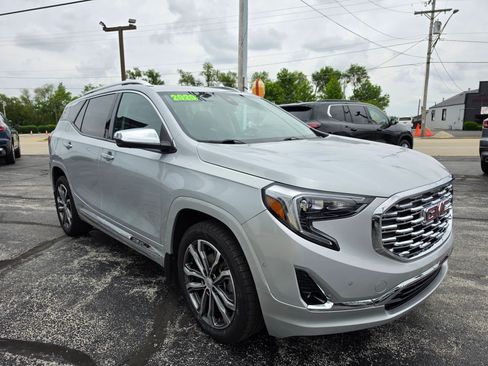 Used 2020 GMC Terrain Denali w/ Denali Premium Package FWD image 3