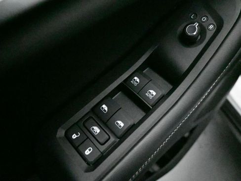 Used 2025 Jeep Grand Cherokee L Limited AWD/4WD image 13