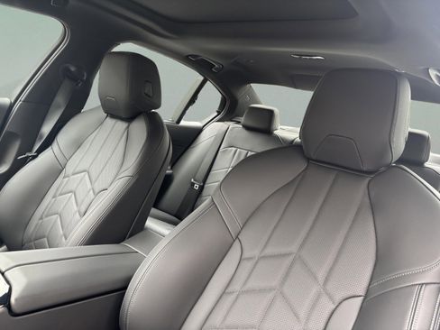 Used 2026 BMW 530i image 19