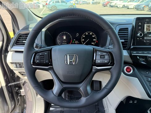 Used 2026 Honda Odyssey EX-L image 16