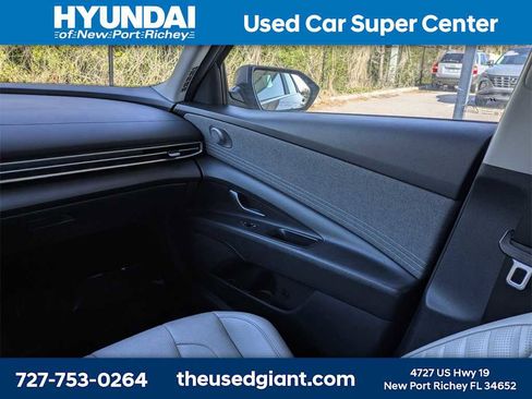 Used 2023 Hyundai Elantra Limited image 17