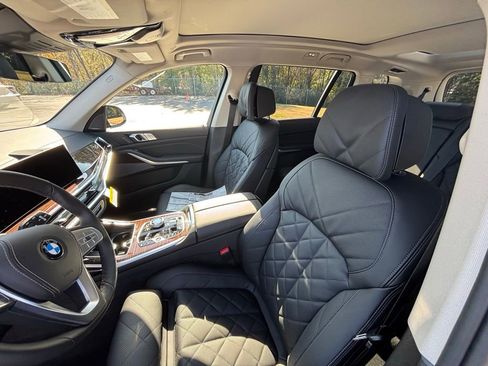 New 2026 BMW X7 xDrive40i w/ Premium Package image 11