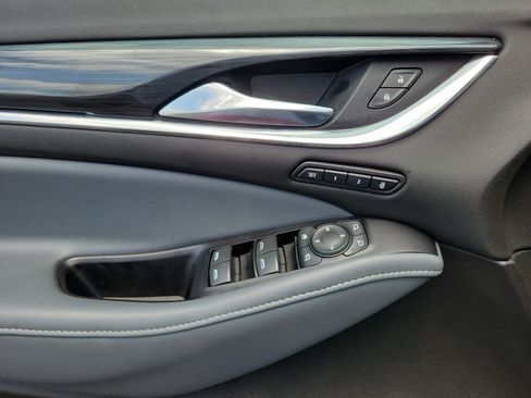 Used 2019 Buick Enclave Premium w/ Experience Buick Package AWD/4WD image 7