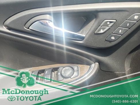 Used 2023 Chevrolet Malibu LT FWD image 12
