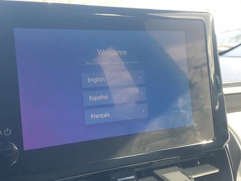 Used 2024 Toyota Corolla Cross L image 31